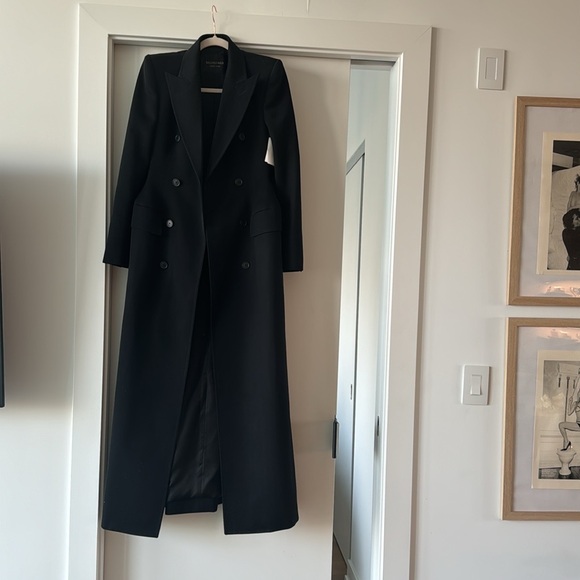 BALENCIAGA
Double-Breast Hourglass Wool Coat - Picture 4 of 13